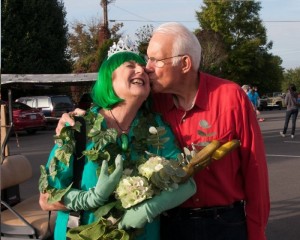 HRH Pickle Queen Jan McNees puckers for a kiss from her prince, LeRoy McNees.  Photo by Kenny Hooker.