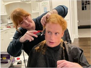 bryce-howard-cutting-brother-reed-hair-dec2021