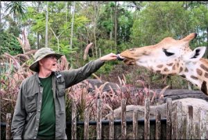 ron_howard_giraffe_zoo_AustraliaZoo